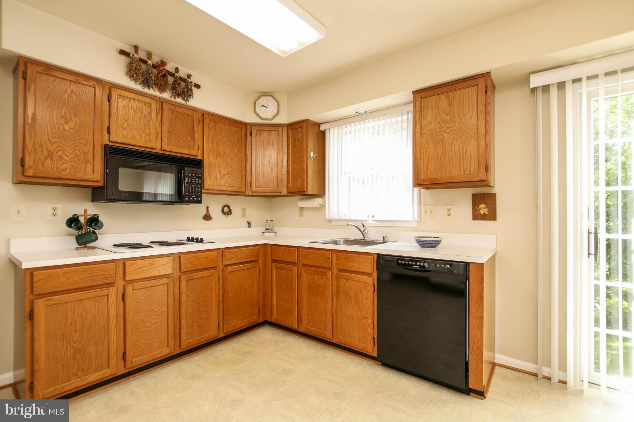 3605 Klausmier Road Baltimore, MD 21236 - Photo 10 of 25 Wood Cabinets