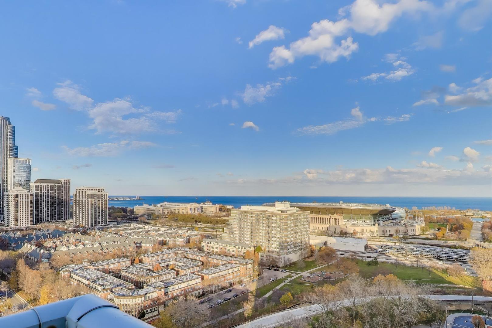 1600 South Indiana Avenue, Unit 1602 Chicago, IL 60616 - Photo 18 of 26 a view of an ocean
