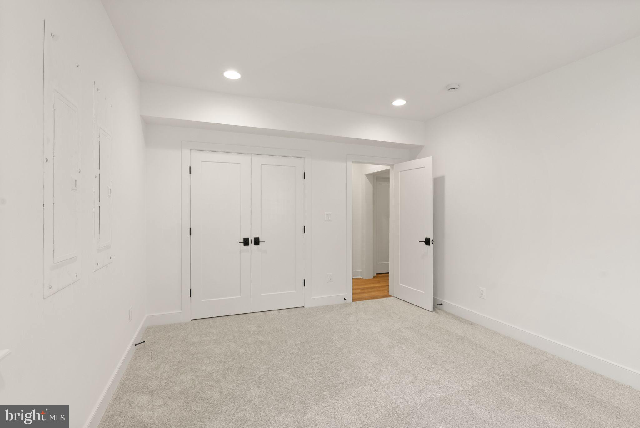 11800 Valley Road Fairfax, VA 22033 - Photo 72 of 76 a view of an empty room