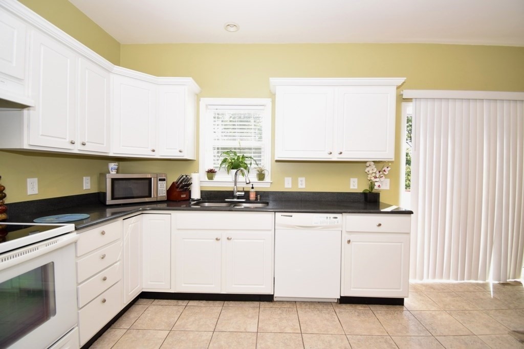 22 Arrowsic Street Worcester, MA 01606 - Photo 6 of 42 Gallery Image 6