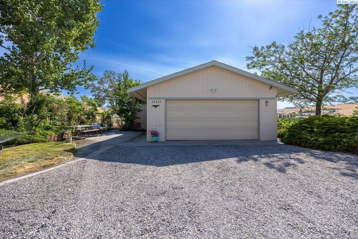 73805 Demoss Road Benton City, WA 99320 - Photo 6 of 48 Gallery Image 6