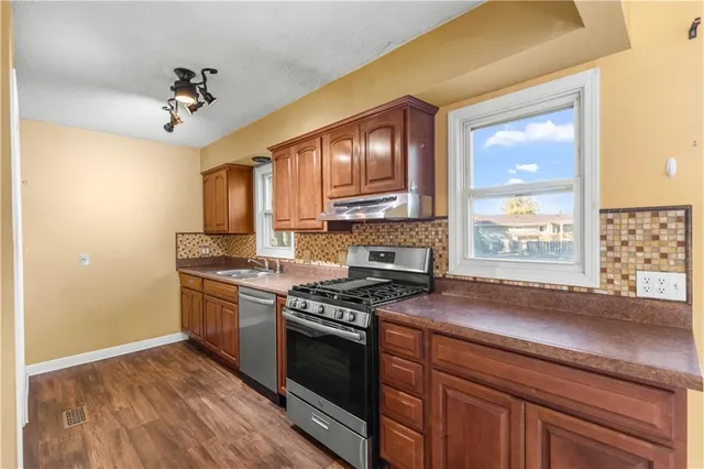 $190,000 | 426 Northwest 81st Street, Kansas City, MO 64118