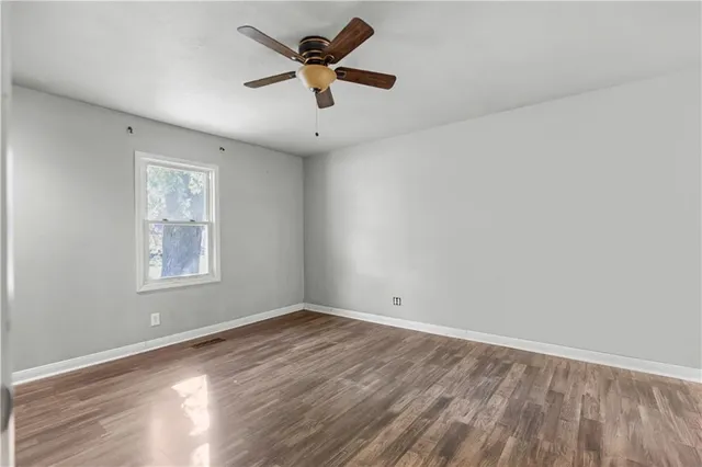 $190,000 | 426 Northwest 81st Street, Kansas City, MO 64118