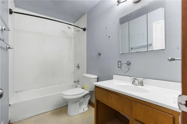 $190,000 | 426 Northwest 81st Street, Kansas City, MO 64118