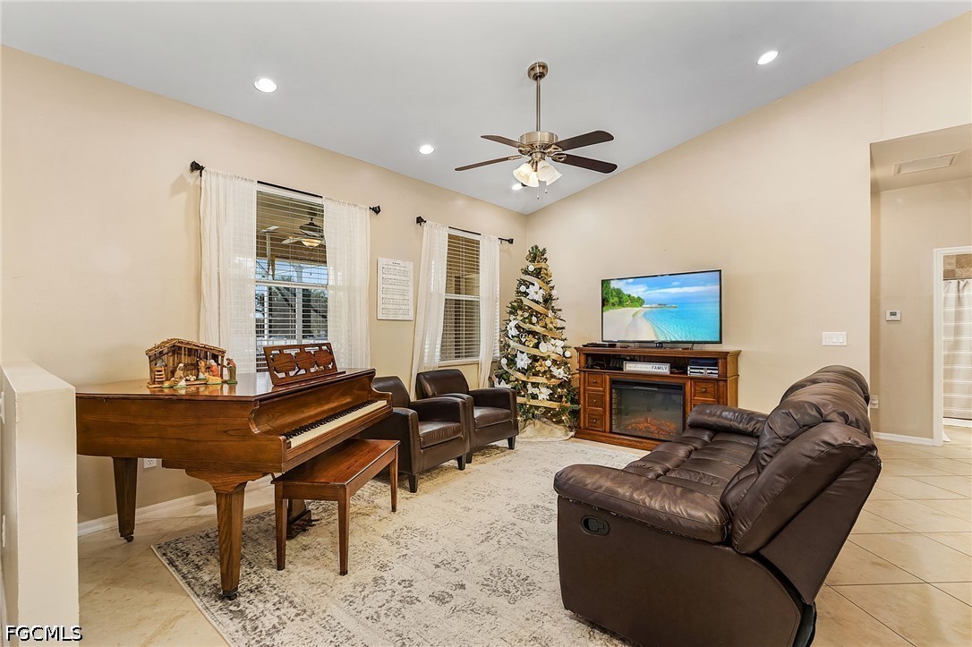 236 Loadstar Street Fort Myers, FL 33913 - Photo 6 of 26