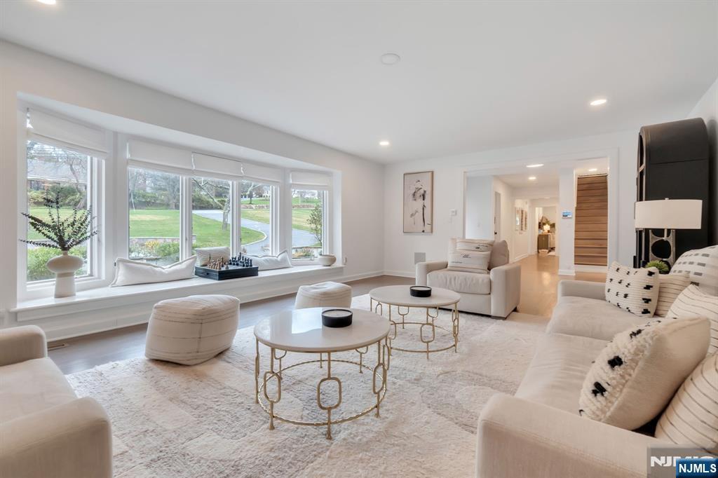 16 East Greenbrook Road Caldwell, NJ 07006 - Photo 10 of 34
