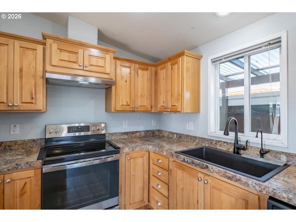 830 North Main Street Mount Angel, OR 97362 - Photo 13 of 48