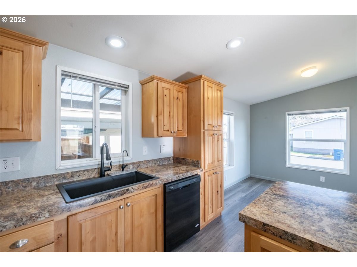 830 North Main Street Mount Angel, OR 97362 - Photo 15 of 48