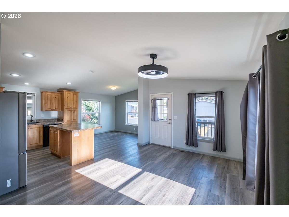 830 North Main Street Mount Angel, OR 97362 - Photo 7 of 48