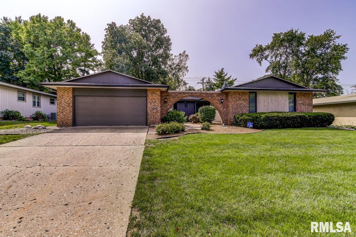 1636 Denison Drive Springfield, IL 62704 - Photo 1 of 35 Gallery Image 1