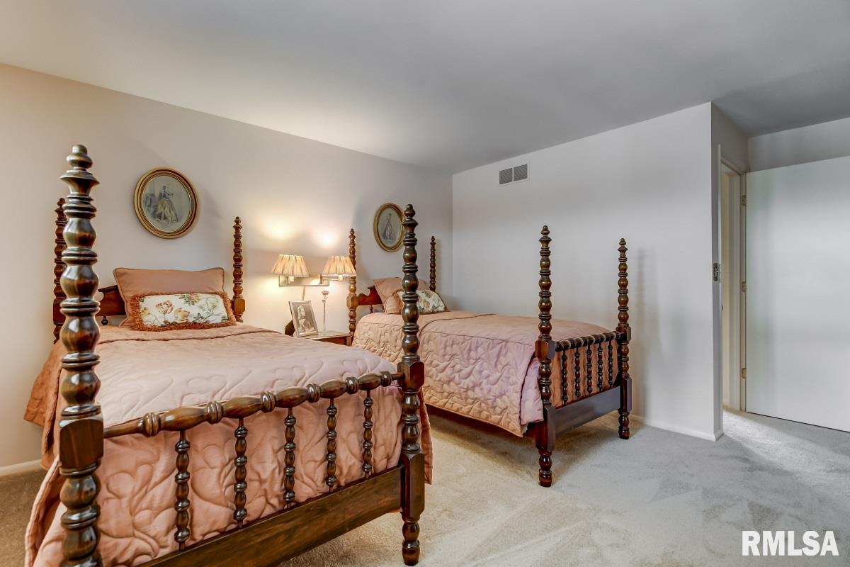 1636 Denison Drive Springfield, IL 62704 - Photo 15 of 35 Gallery Image 15