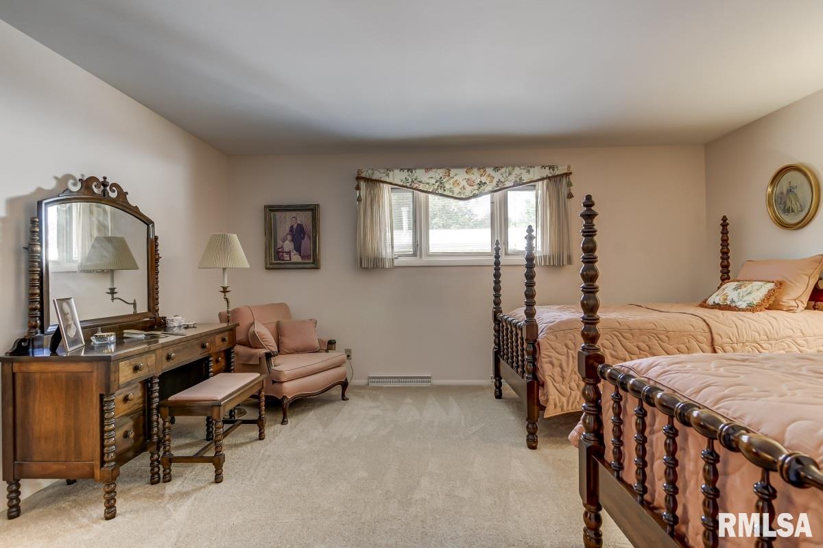 1636 Denison Drive Springfield, IL 62704 - Photo 17 of 35 Gallery Image 17