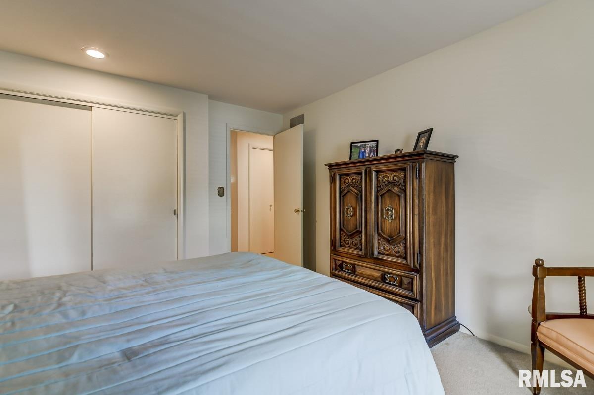 1636 Denison Drive Springfield, IL 62704 - Photo 23 of 35 Gallery Image 23