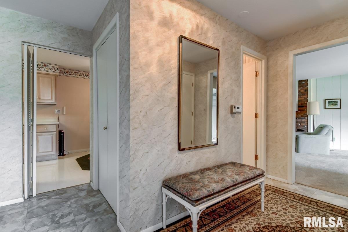 1636 Denison Drive Springfield, IL 62704 - Photo 3 of 35 Gallery Image 3