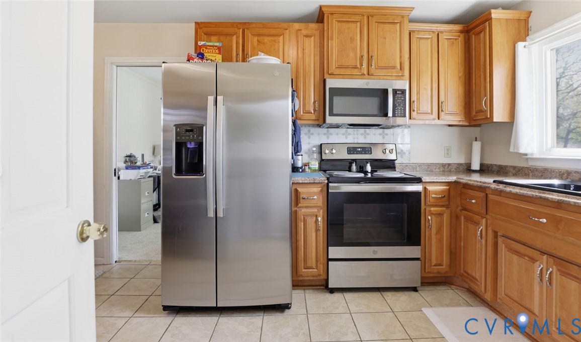 598 Old Wagner Road Petersburg, VA 23805 - Photo 8 of 43 Kitchen featuring stainless steel appliances, wood