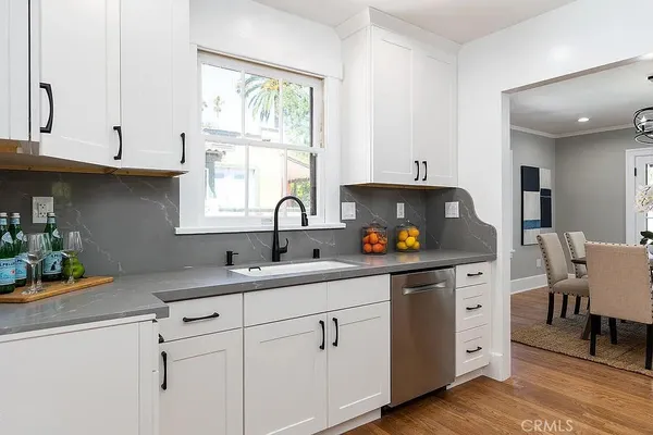 $5,900 | 977 North Hill Street, Los Angeles, CA 90012