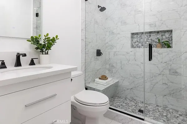 $5,900 | 977 North Hill Street, Los Angeles, CA 90012