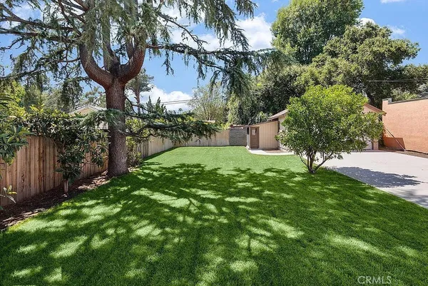 $5,900 | 977 North Hill Street, Los Angeles, CA 90012