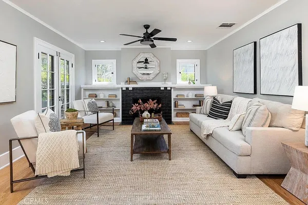 $5,900 | 977 North Hill Street, Los Angeles, CA 90012