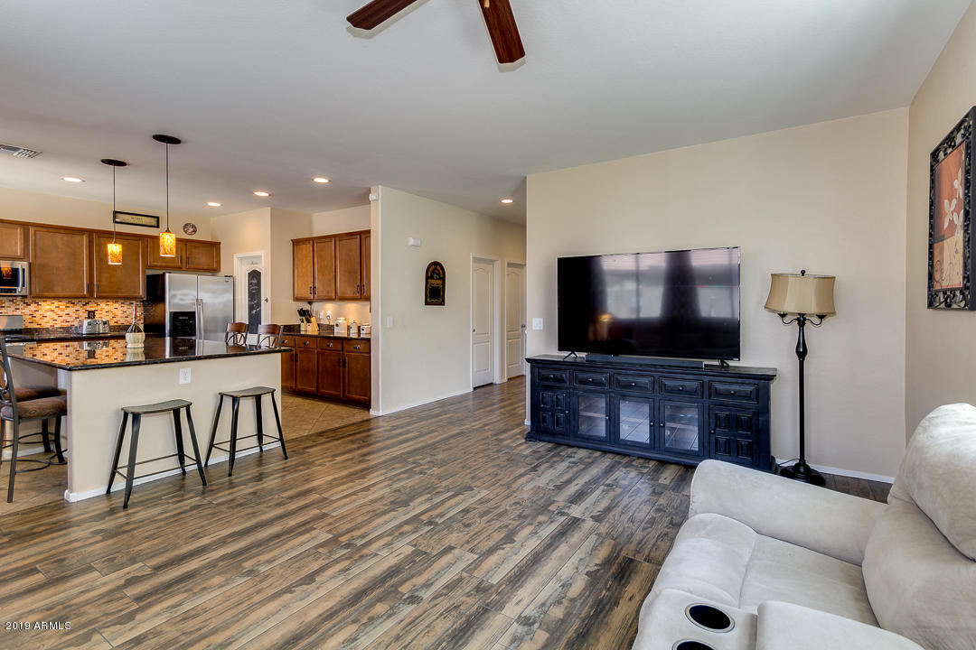 2040 South Martingale Road Gilbert, AZ 85295 - Photo 13 of 46 12-Martingale
