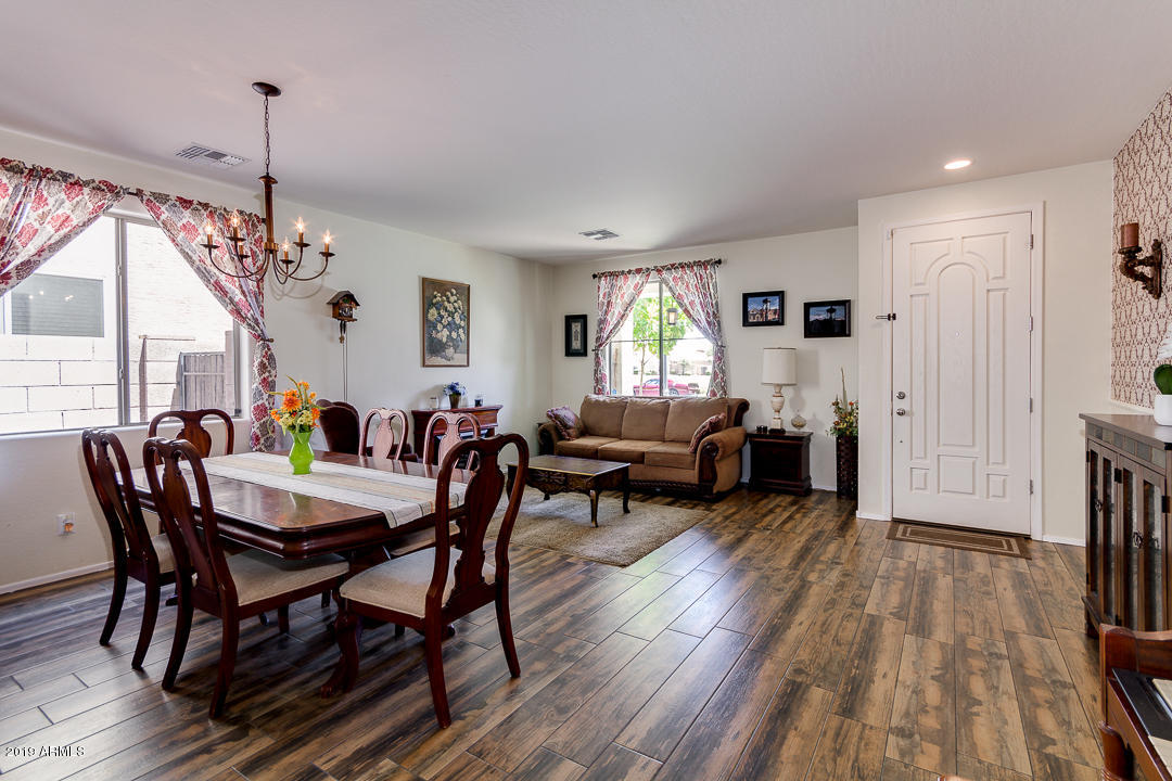 2040 South Martingale Road Gilbert, AZ 85295 - Photo 10 of 46 09-Martingale