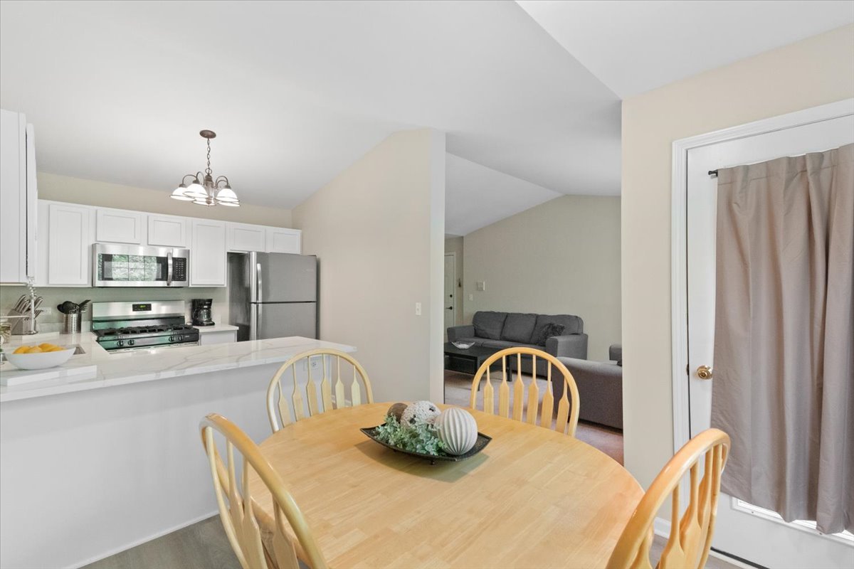 1171 North Red Oak Circle, Unit 3 Round Lake Beach, IL 60073 - Photo 6 of 16