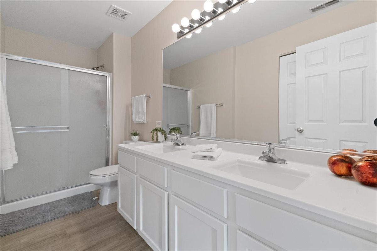 1171 North Red Oak Circle, Unit 3 Round Lake Beach, IL 60073 - Photo 10 of 16