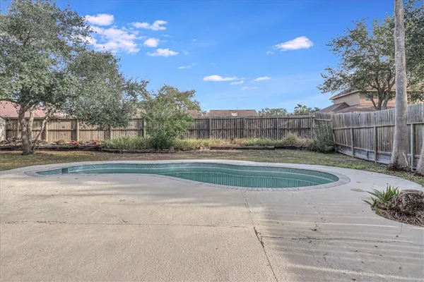 $2,800 | 5518 Sarazen Drive, Corpus Christi, TX 78413