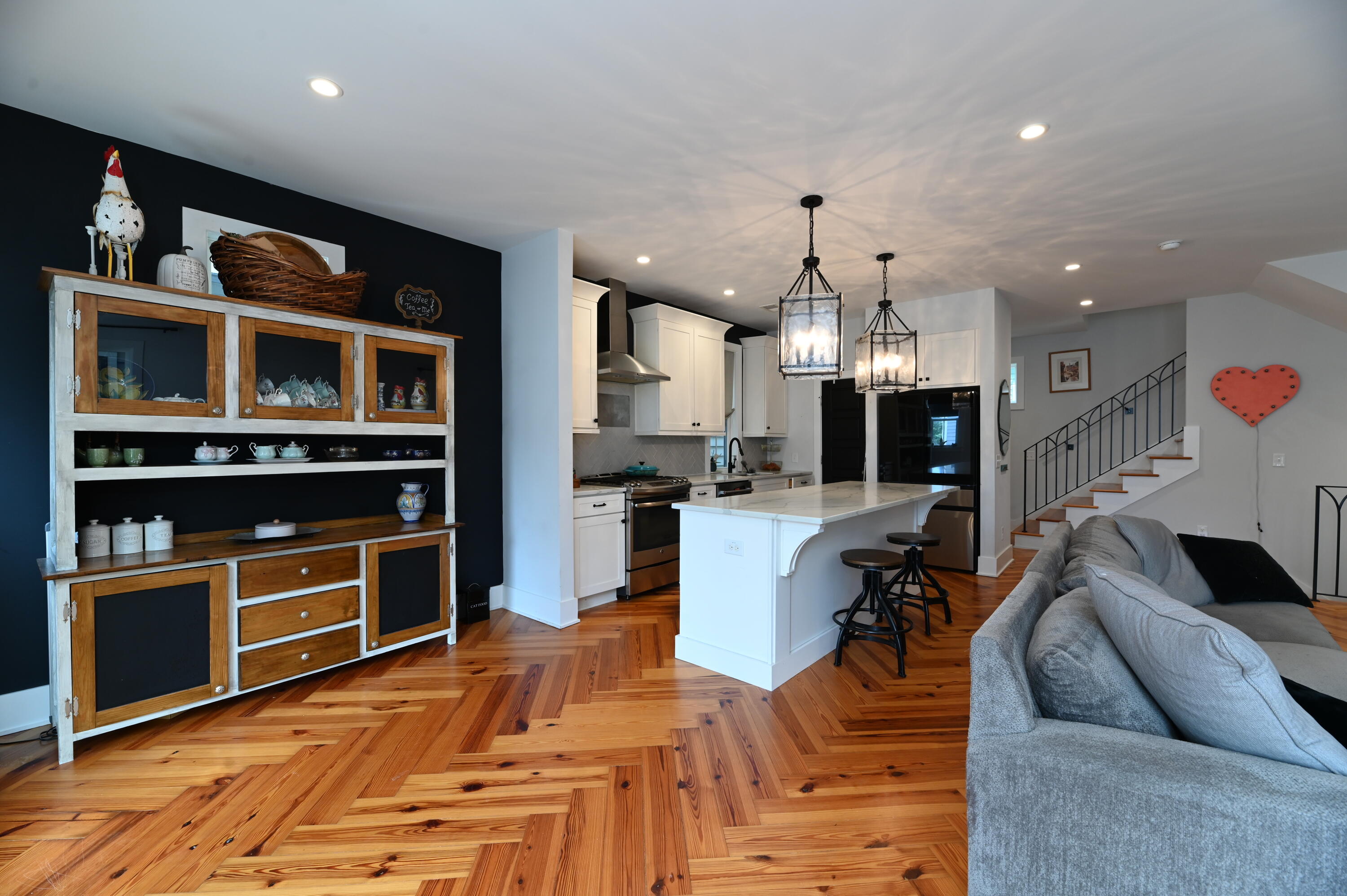 375 Huger Street, Unit F Charleston, SC 29403 - Photo 14 of 29 DSC_0664