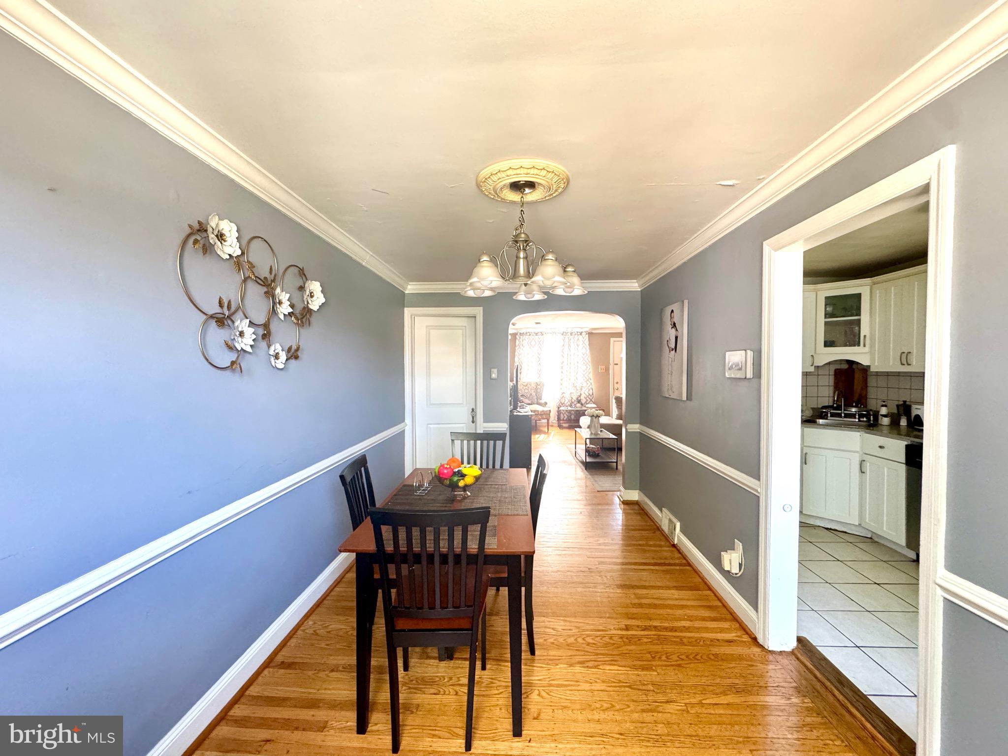827 Hampshire Road Drexel Hill, PA 19026 - Photo 12 of 25 a dining room with furniture and window