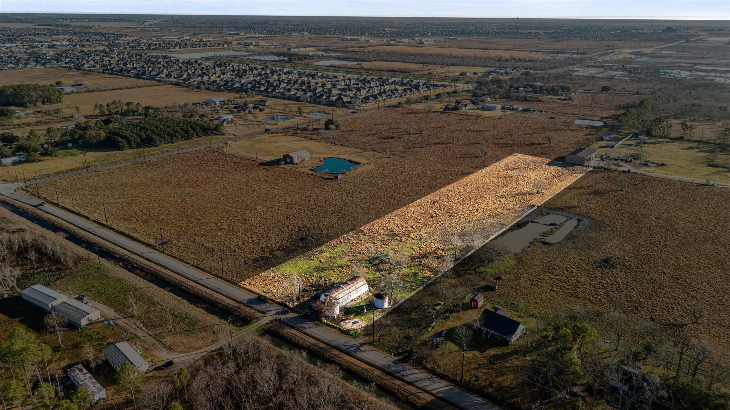 0 County 48 Rosharon, TX 77583 - Photo 2 of 6 a view of a city and ocean