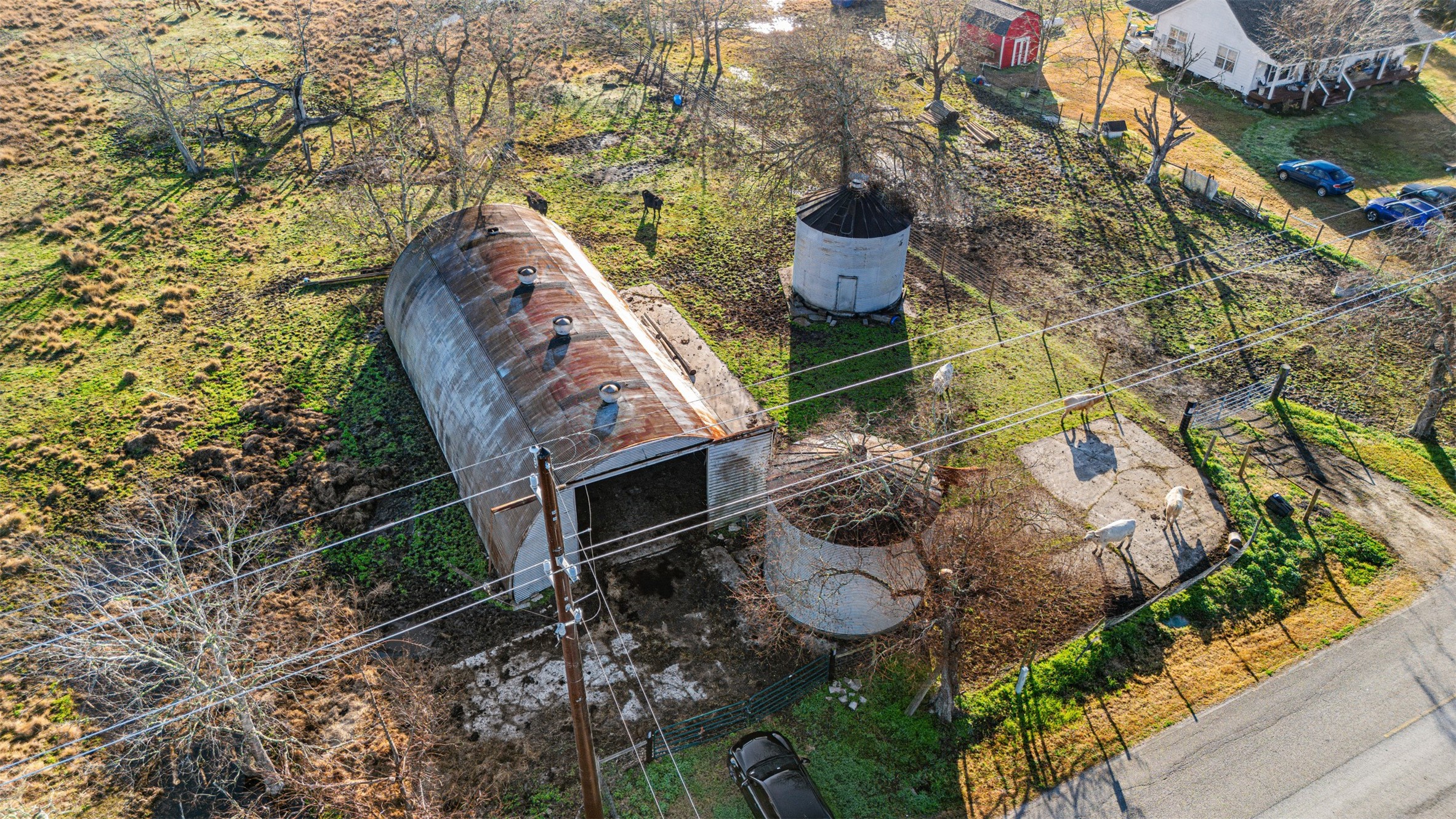 0 County 48 Rosharon, TX 77583 - Photo 5 of 6 a view of a chairs and table in the patio