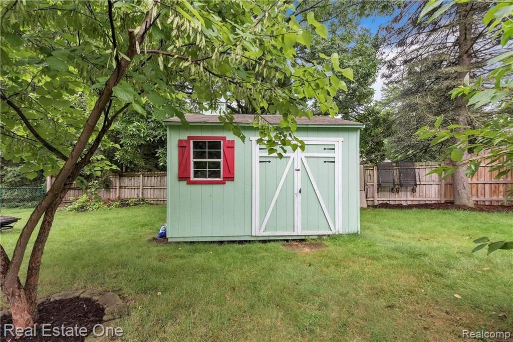 1719 John R Road Rochester Hills, MI 48307 - Photo 28 of 34