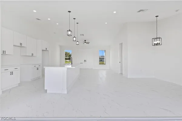 $2,600 | 4306 Northwest 35th Street, Cape Coral, FL 33993