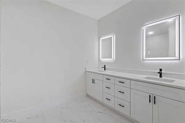 $2,600 | 4306 Northwest 35th Street, Cape Coral, FL 33993