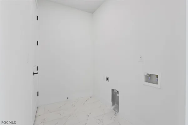 $2,600 | 4306 Northwest 35th Street, Cape Coral, FL 33993