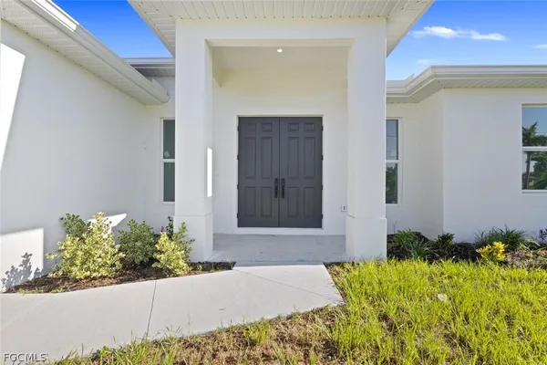 $2,600 | 4306 Northwest 35th Street, Cape Coral, FL 33993