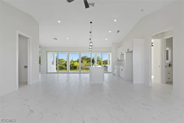 $2,600 | 4306 Northwest 35th Street, Cape Coral, FL 33993