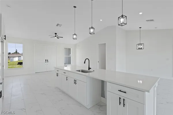 $2,600 | 4306 Northwest 35th Street, Cape Coral, FL 33993