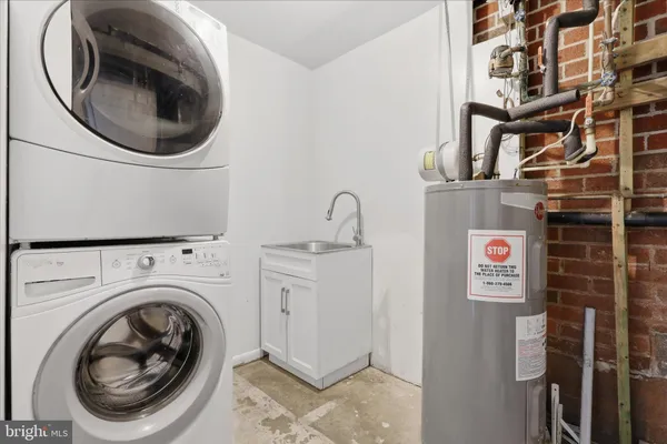 $359,900 | 1090 East Thornhill Place, Frederick, MD 21703