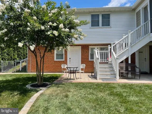 $900 | 5223 Portsmouth Road, Fairfax, VA 22032