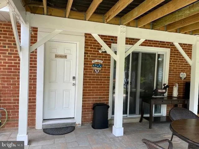 $900 | 5223 Portsmouth Road, Fairfax, VA 22032