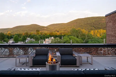 $1,749,000 | 1 East Main Street, Unit 402, Beacon, NY 12508