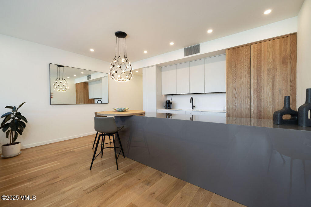 710 West Lionshead Circle, Unit 311 Vail, CO 81657 - Photo 11 of 29 2512_vail_spa_311_interior_kitchen_c