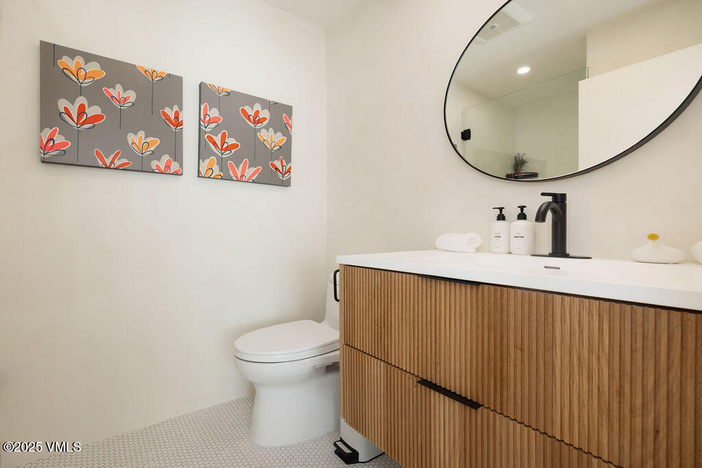 710 West Lionshead Circle, Unit 311 Vail, CO 81657 - Photo 19 of 29 2512_vail_spa_311_interior_bath03