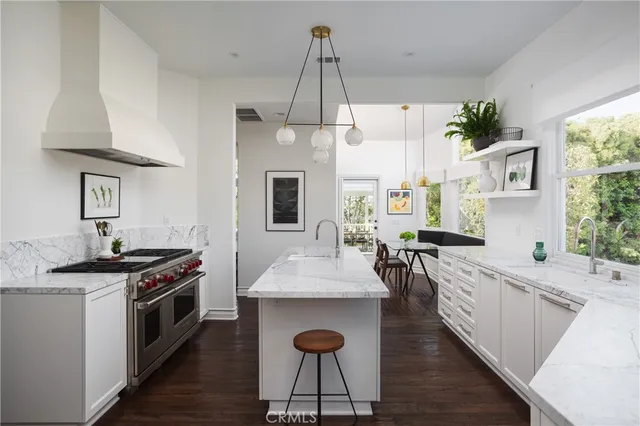 $5,995,000 | 212 Kings Place, Newport Beach, CA 92663