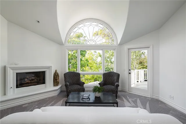 $5,995,000 | 212 Kings Place, Newport Beach, CA 92663