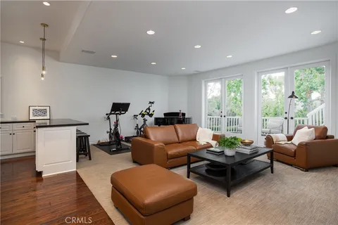 $5,995,000 | 212 Kings Place, Newport Beach, CA 92663