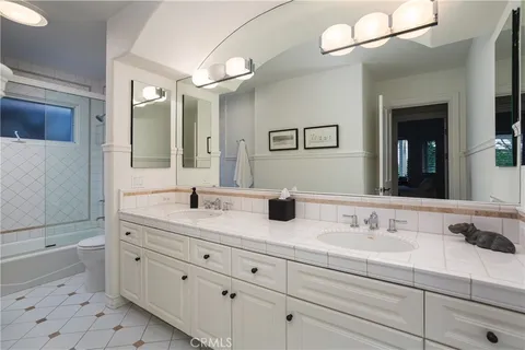 $5,995,000 | 212 Kings Place, Newport Beach, CA 92663