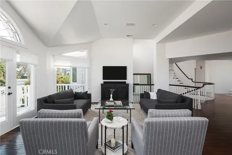 $5,995,000 | 212 Kings Place, Newport Beach, CA 92663